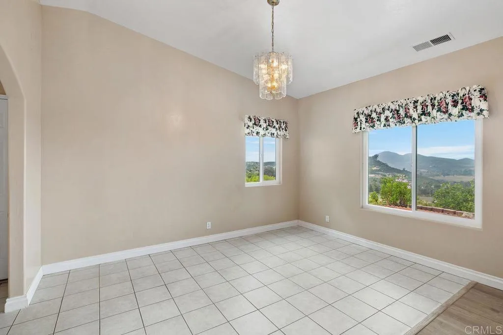 https://cdn.realtyfeed.com/cdn/127/306687777/1274737395c5d020502f9b44754eb66d.webp