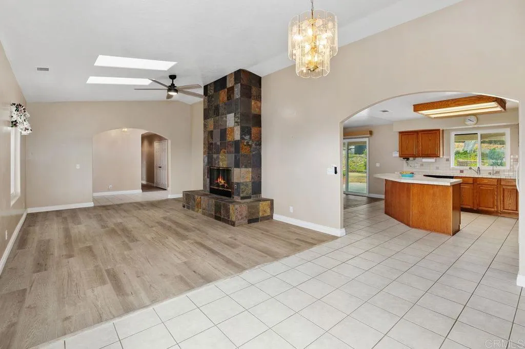 https://cdn.realtyfeed.com/cdn/127/306687777/3db6f8cbd21c6e2e82d334f0f0bdaefb.webp
