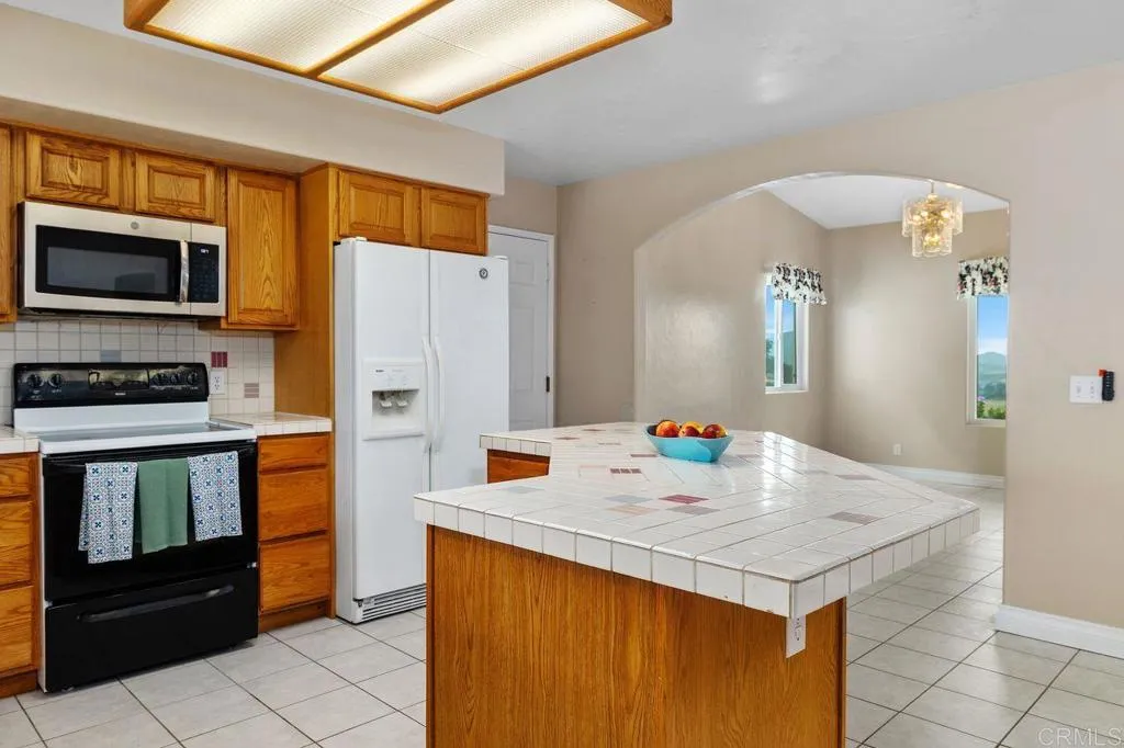 https://cdn.realtyfeed.com/cdn/127/306687777/bddd4350949a99c5c275a55dcff6fdfb.webp