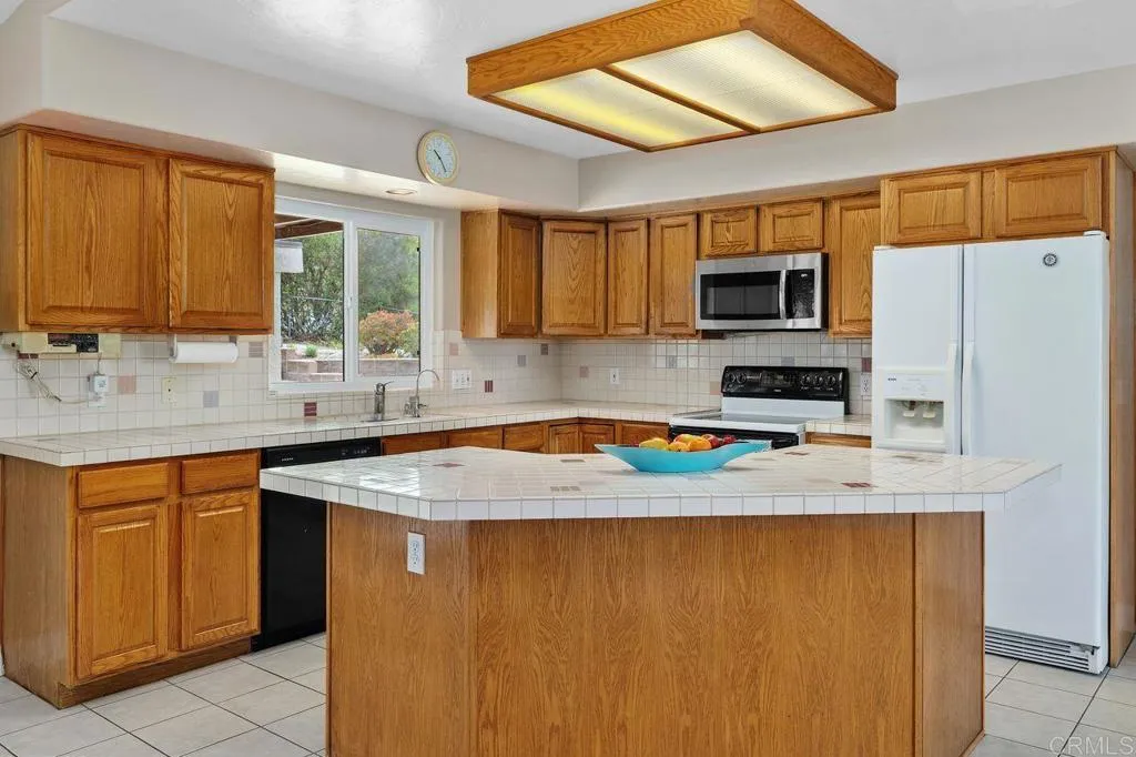 https://cdn.realtyfeed.com/cdn/127/306687777/e2866b9cabb308d381d3f4f97f183afa.webp