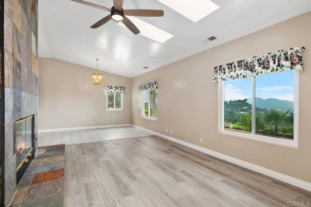 https://cdn.realtyfeed.com/cdn/127/306687777/fb1e4d99fcfd69e65374609f73c240e0.webp