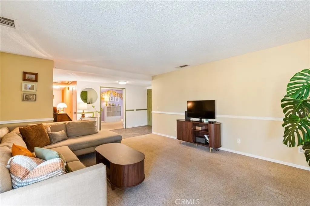 https://cdn.realtyfeed.com/cdn/127/306687805/0a84ddc46f16004ea778709e20bd6c88.webp