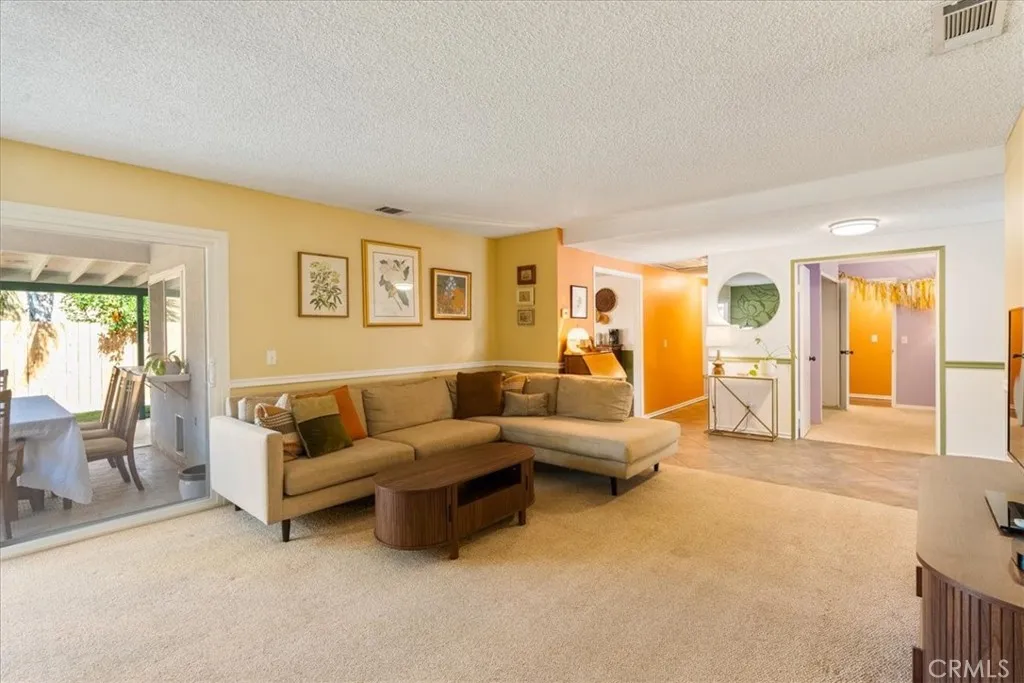 https://cdn.realtyfeed.com/cdn/127/306687805/573d7bb6b7c3c1a07bf05eab00b92c0c.webp