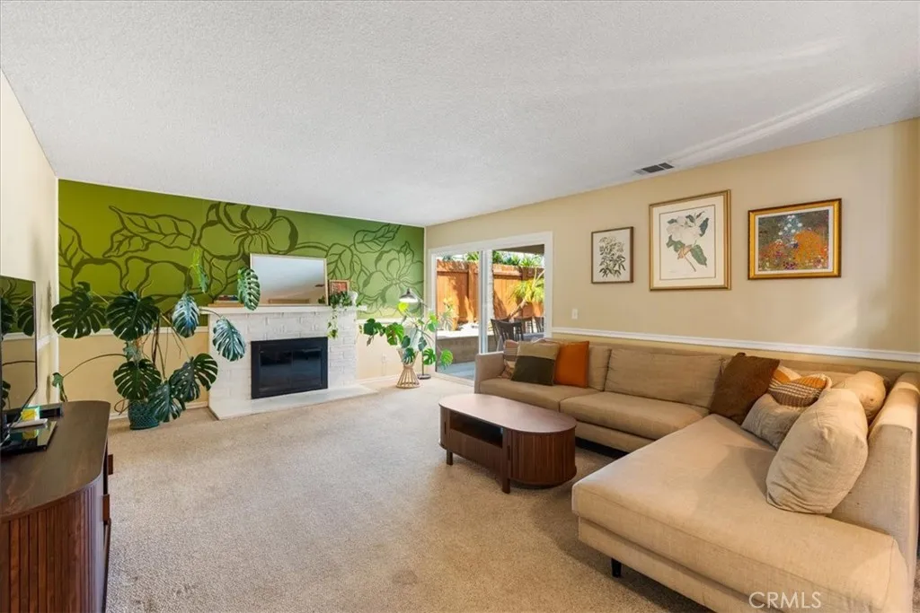 https://cdn.realtyfeed.com/cdn/127/306687805/5c8ea3396bfb561b2247588b2cea66b7.webp
