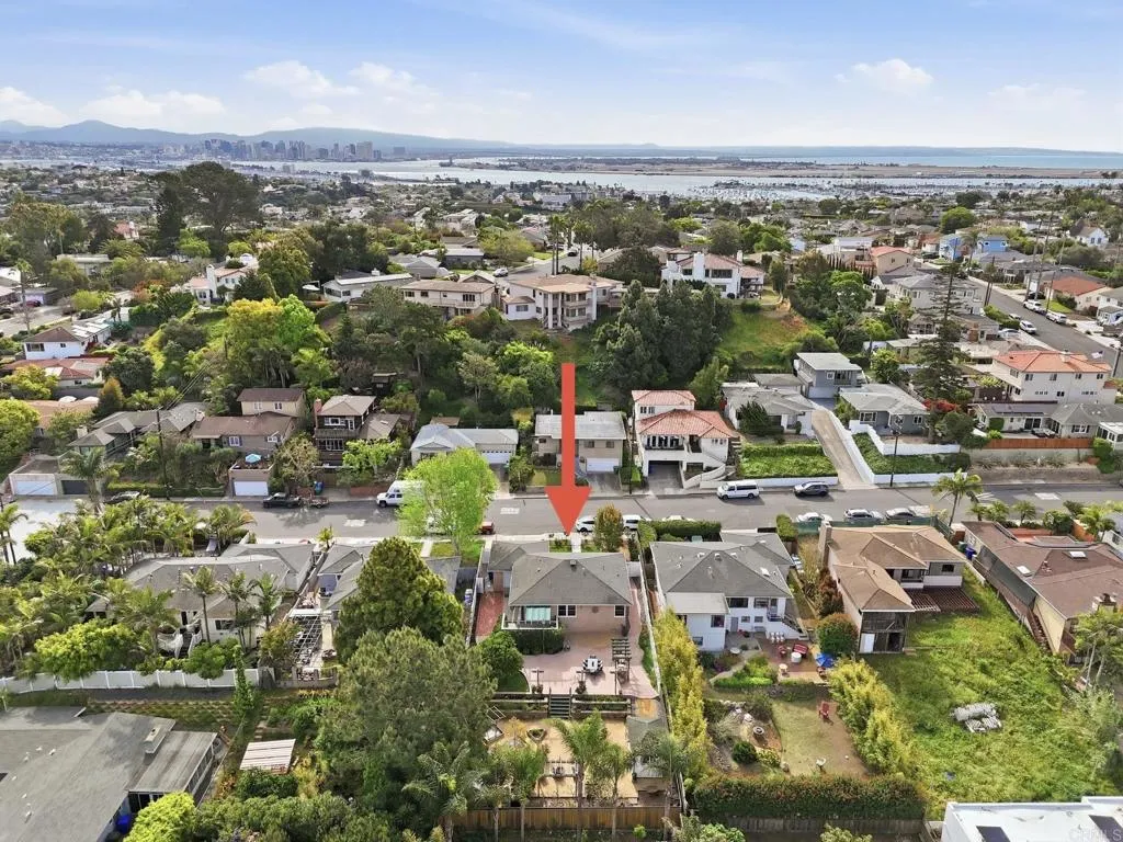 https://cdn.realtyfeed.com/cdn/127/306687871/8562f587e122997244984398f288e8d3.webp