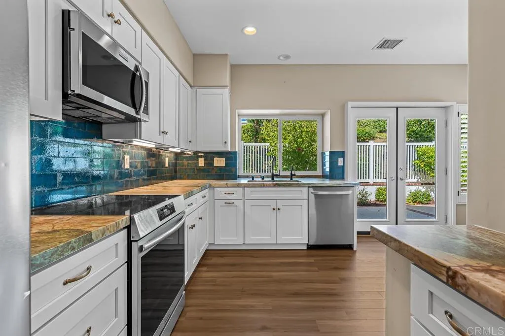 https://cdn.realtyfeed.com/cdn/127/306687887/94a758ed2e2ae601909a27c62d597352.webp
