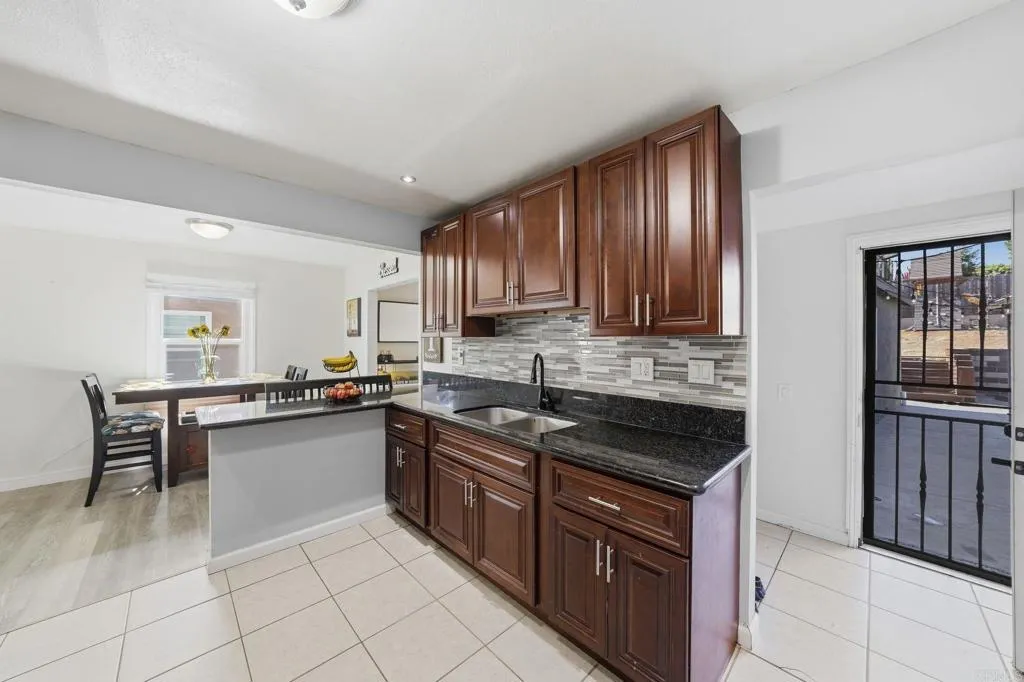https://cdn.realtyfeed.com/cdn/127/306687915/1a5be7d63a75046a5e2b81b94fb2a185.webp