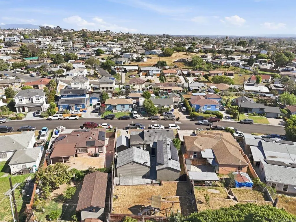 https://cdn.realtyfeed.com/cdn/127/306687915/52a4ccdafe486759e16b8189d2c0e584.webp