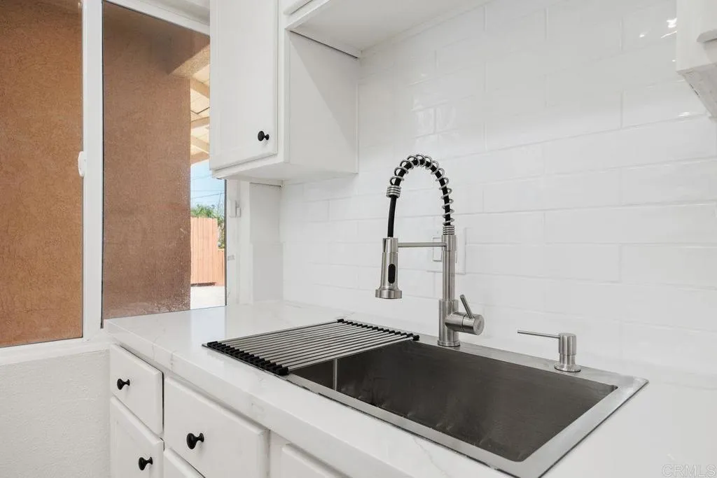 https://cdn.realtyfeed.com/cdn/127/306688041/651ce1443f507fec53a4f8784519c4b2.webp