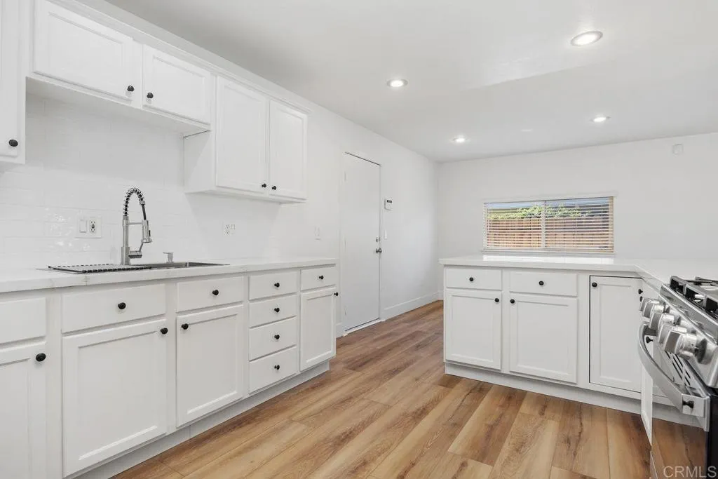 https://cdn.realtyfeed.com/cdn/127/306688041/882a12605fe4372575f12120087a48b8.webp