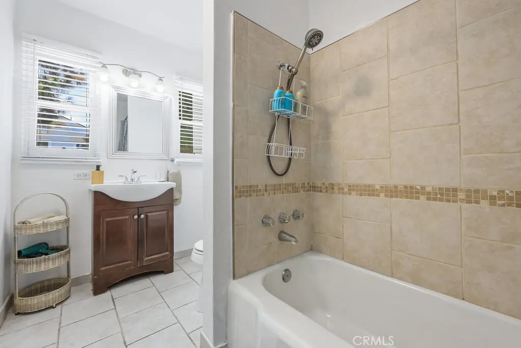 Photo #13: TR26076439 Listing: Photo #13