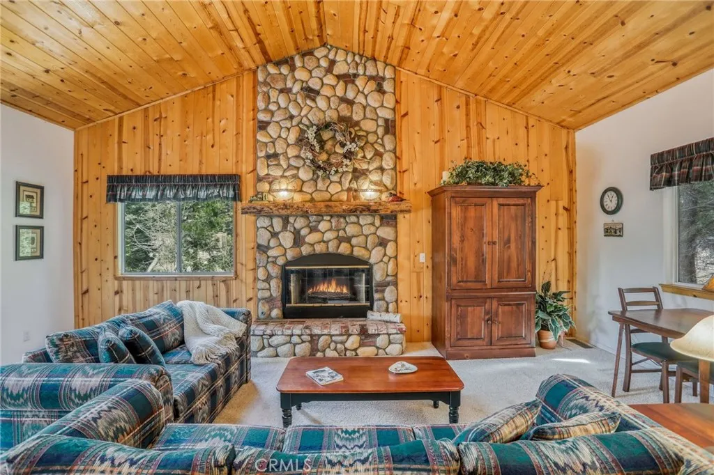 Lake Arrowhead, CA 92352