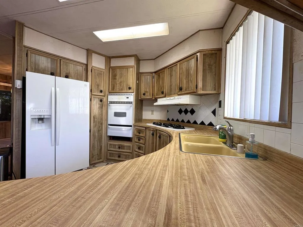 https://cdn.realtyfeed.com/cdn/127/306688195/9b8b5b11584ca0e58866901b5efdd833.webp