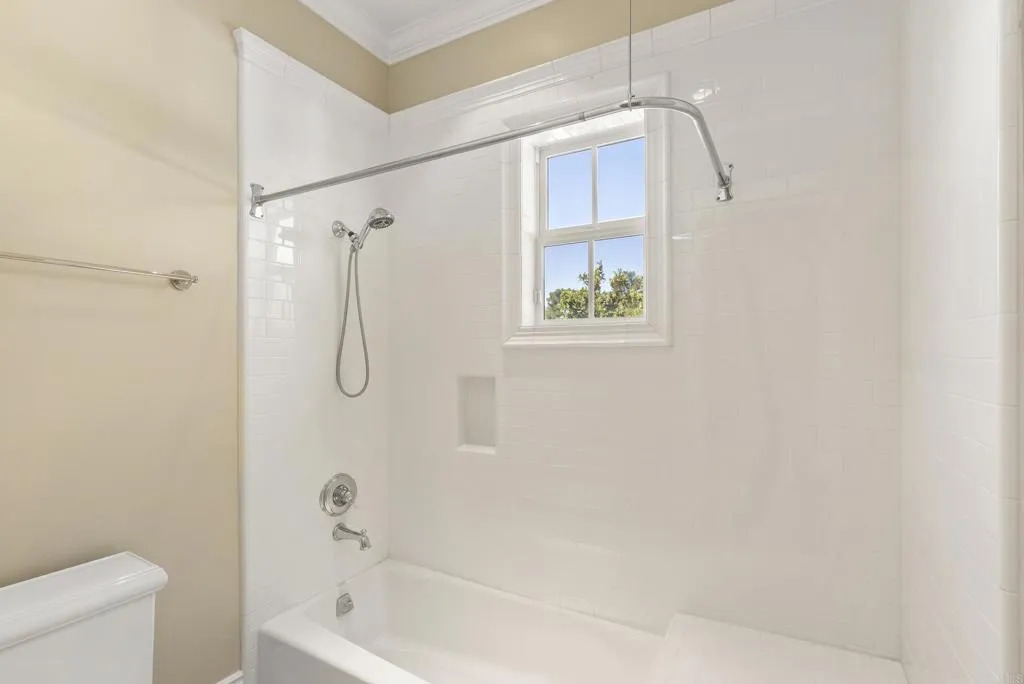 https://cdn.realtyfeed.com/cdn/127/306688202/072bee7be839c9063e8223ab66a8af60.webp