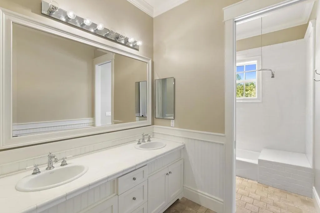 https://cdn.realtyfeed.com/cdn/127/306688202/1b34f015930aa3d2c4530140fe4bae66.webp