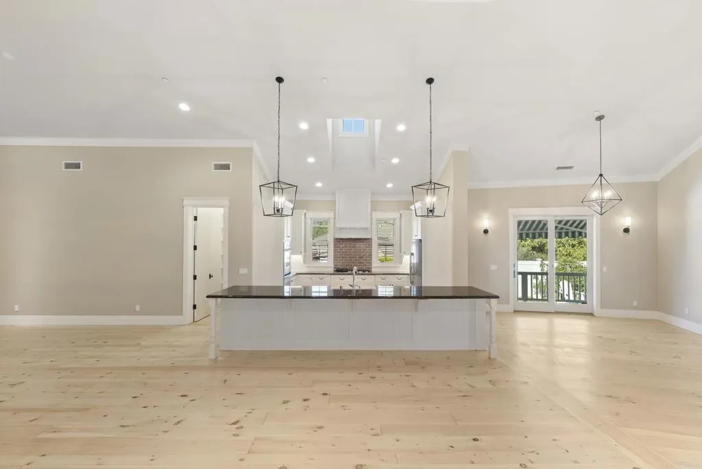 https://cdn.realtyfeed.com/cdn/127/306688202/25ed4a196ee3f17ebebff5b1e6d26135.webp