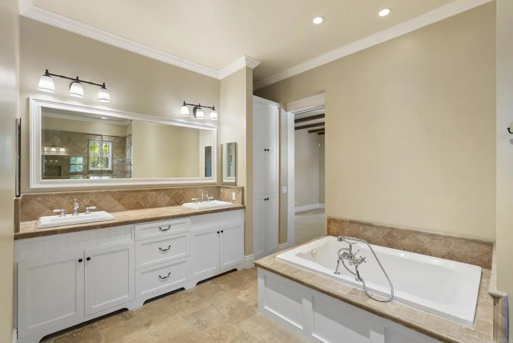 https://cdn.realtyfeed.com/cdn/127/306688202/69988fbdda995c0a1b6acc492f9daa8d.webp