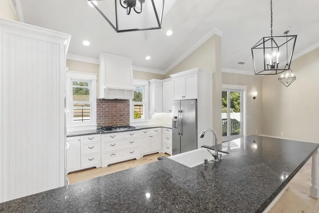 https://cdn.realtyfeed.com/cdn/127/306688202/86d684464681820879941565616a4b24.webp