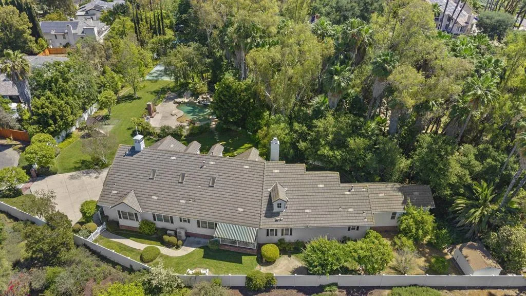 https://cdn.realtyfeed.com/cdn/127/306688202/dbd9c1e84ca42e2f1e39cf402b1c7611.webp