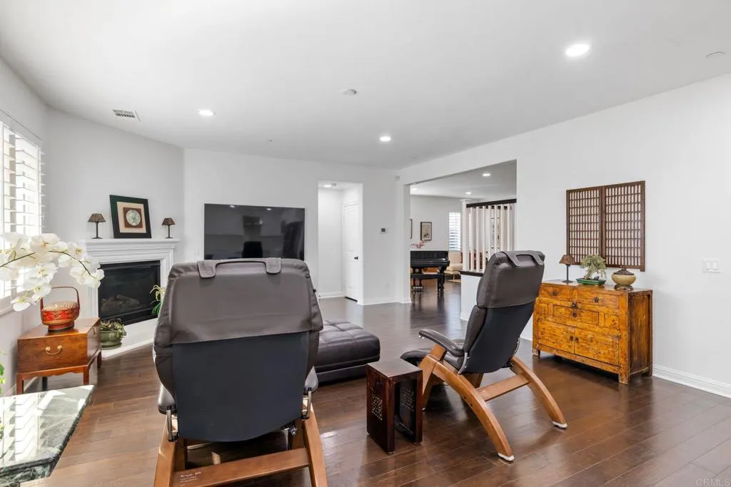 https://cdn.realtyfeed.com/cdn/127/306688207/38f58eeb7d0b4fdda29f1718e8f5b9da.webp