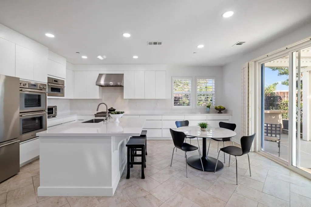 https://cdn.realtyfeed.com/cdn/127/306688207/463e8f4c2b6cec17f8b6616eb4472a86.webp