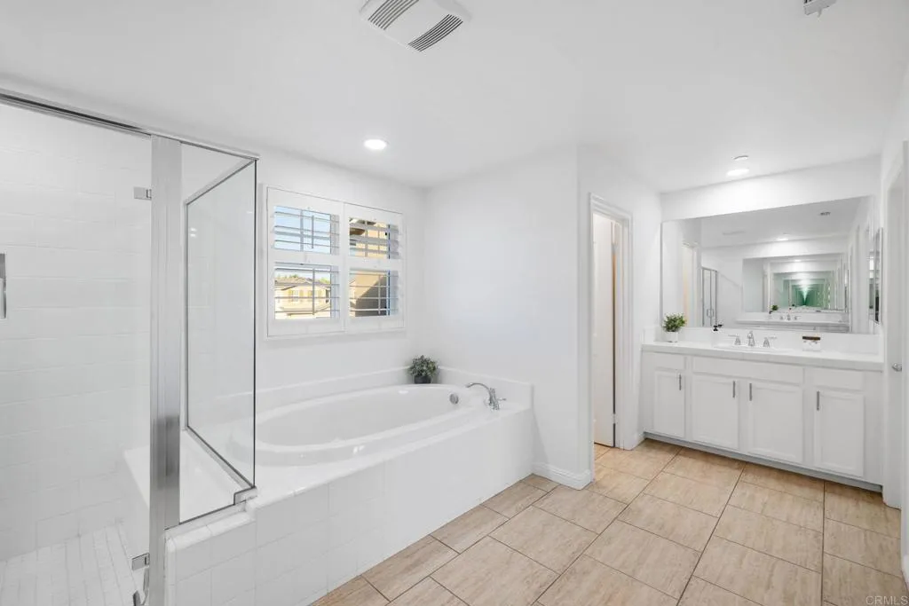 https://cdn.realtyfeed.com/cdn/127/306688207/60875558d4e8d0d4f50c209c02b93be1.webp
