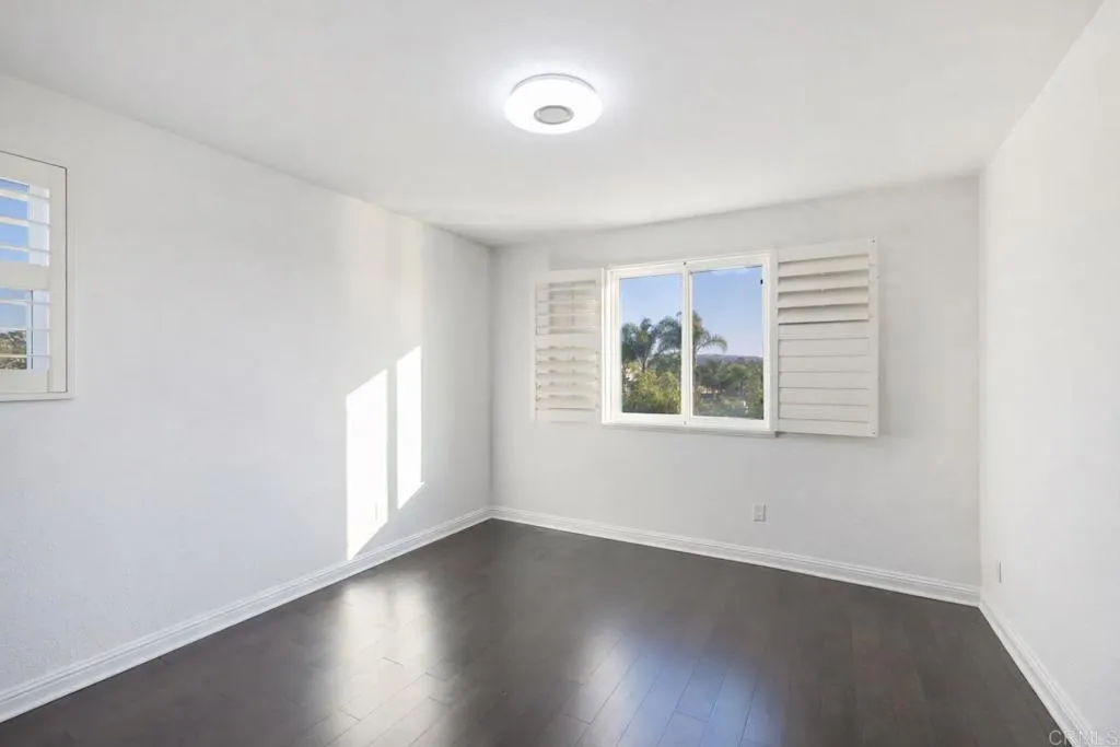 https://cdn.realtyfeed.com/cdn/127/306688207/84d7df538d9aed3c88c0d9681e12b331.webp