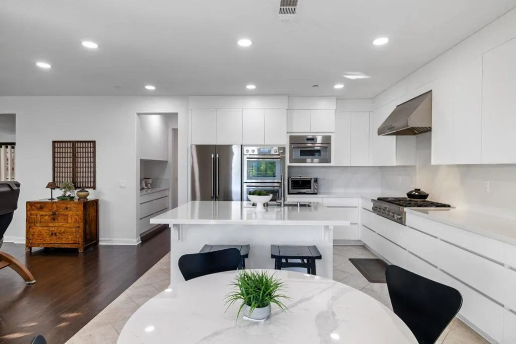 https://cdn.realtyfeed.com/cdn/127/306688207/e848bfa6973d64015c78397d5d41bdc9.webp