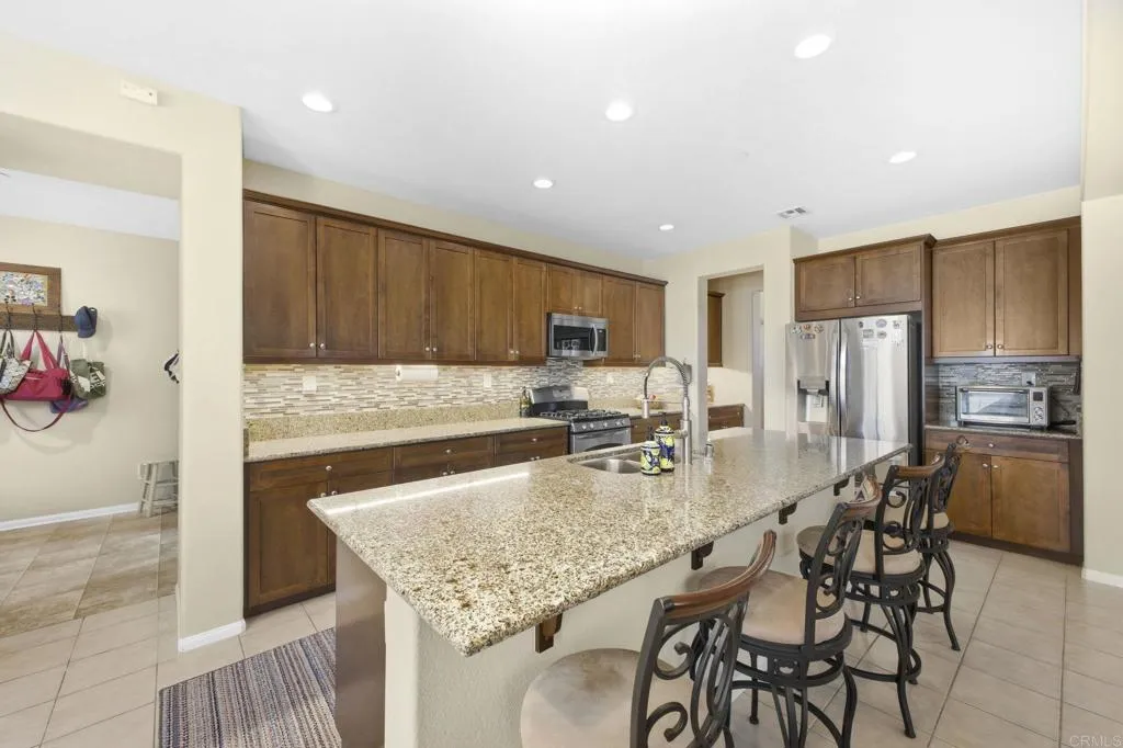 https://cdn.realtyfeed.com/cdn/127/306688265/26835713a1de24c5771afd87b349f3f9.webp