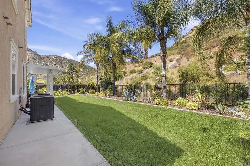 https://cdn.realtyfeed.com/cdn/127/306688265/381de40c09ec7092612011f1b920ac01.webp