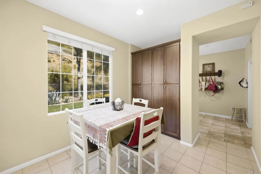 https://cdn.realtyfeed.com/cdn/127/306688265/a1f03b45df99135fb37efc995b896f73.webp