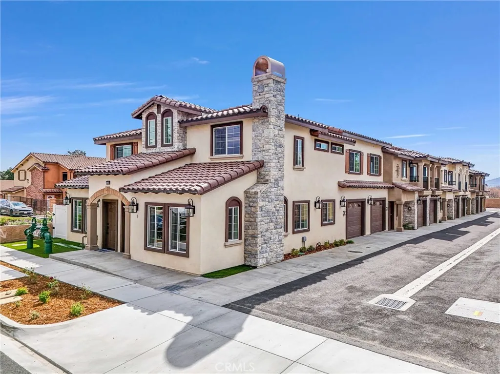 Fontana, CA 92335