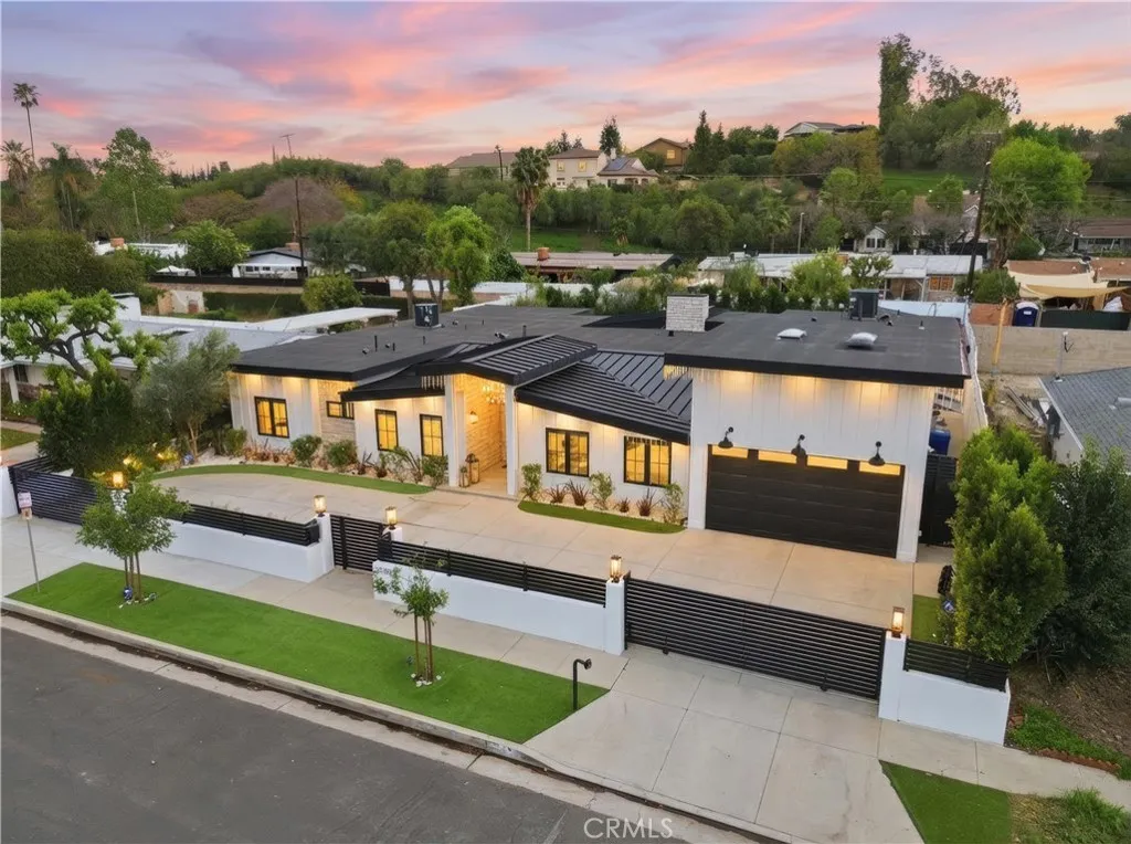 Woodland Hills, CA 91367