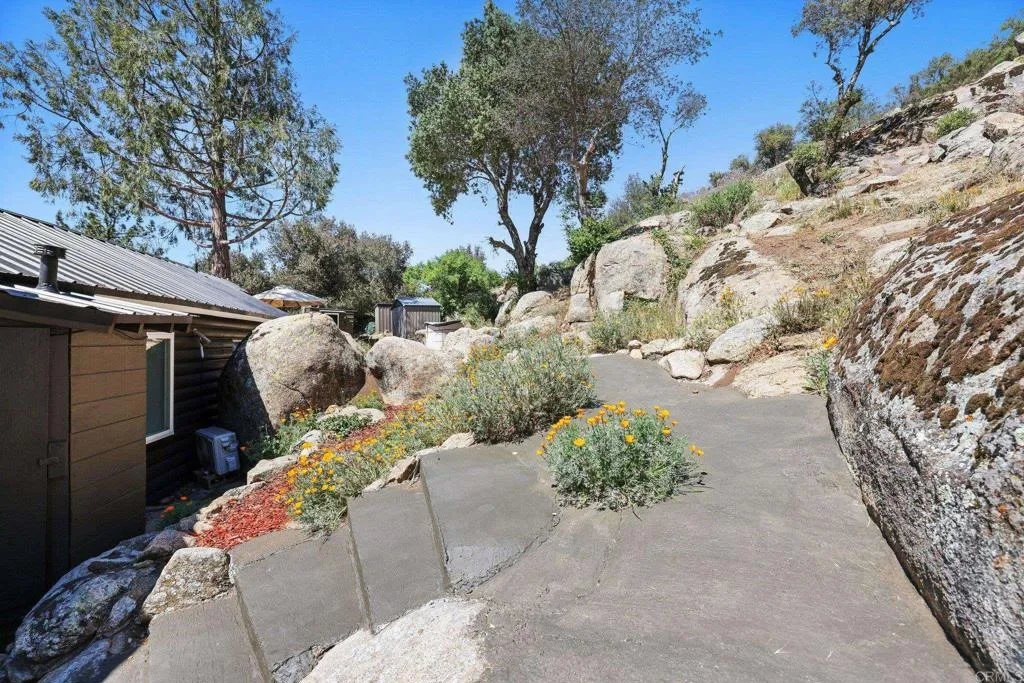 https://cdn.realtyfeed.com/cdn/127/306688334/8f3d42eb30e78d1994274ab5fe79a991.webp
