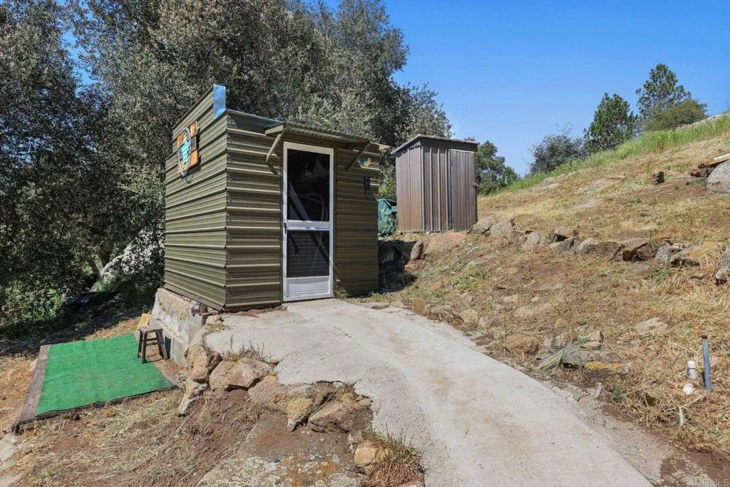 https://cdn.realtyfeed.com/cdn/127/306688334/8fc4a2ea817b922e2af1299ed5d77f59.webp