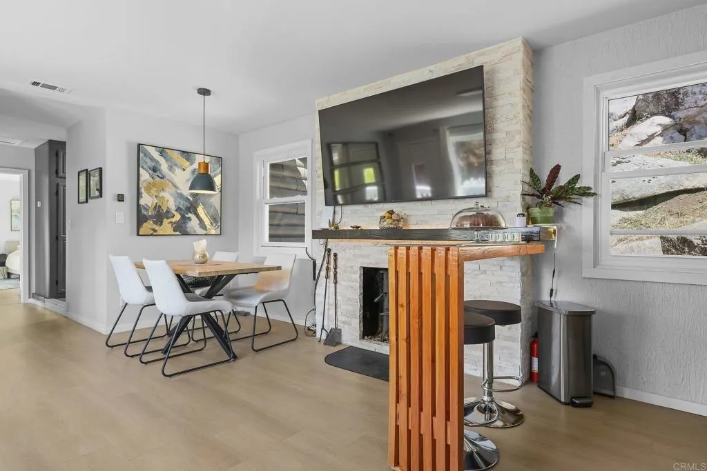 https://cdn.realtyfeed.com/cdn/127/306688334/a1eb8a0cf7bdd3f0d5e6099b1737ced9.webp