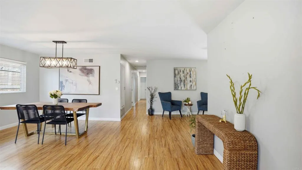 https://cdn.realtyfeed.com/cdn/127/306688336/14afcf9fd6513d643b26132e255167f8.webp