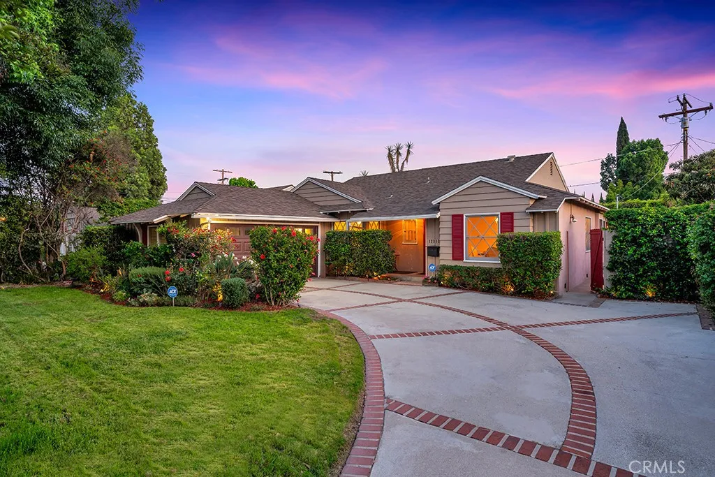 North Hollywood, CA 91606
