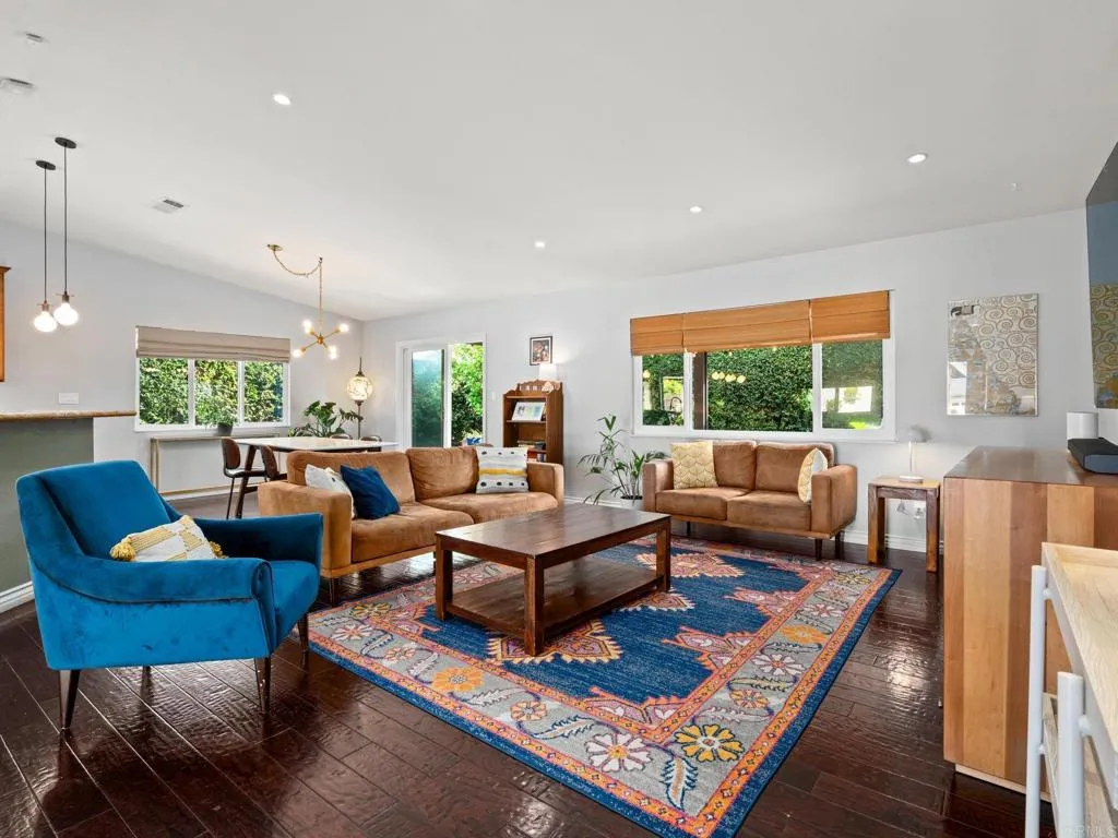 https://cdn.realtyfeed.com/cdn/127/306688368/1c55ba20d098e753f070b716df1269a9.webp