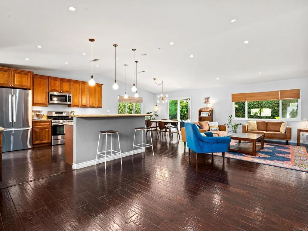 https://cdn.realtyfeed.com/cdn/127/306688368/3ad7ca1a9bd0229edb67c563b7b5e911.webp