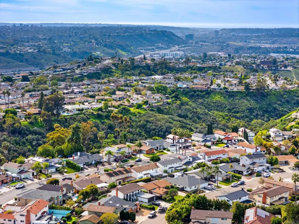 https://cdn.realtyfeed.com/cdn/127/306688368/95c6065c55ce4a1dd0c71676c0f289d7.webp