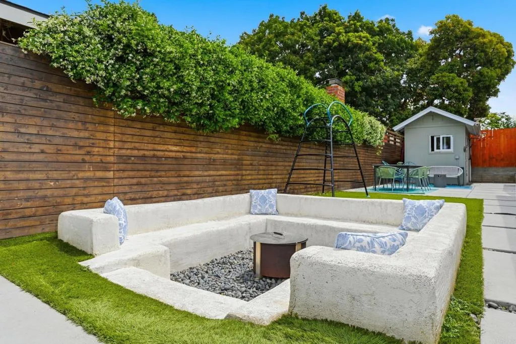 https://cdn.realtyfeed.com/cdn/127/306688373/77750ad7639d57bd6d0dba8163ee2946.webp