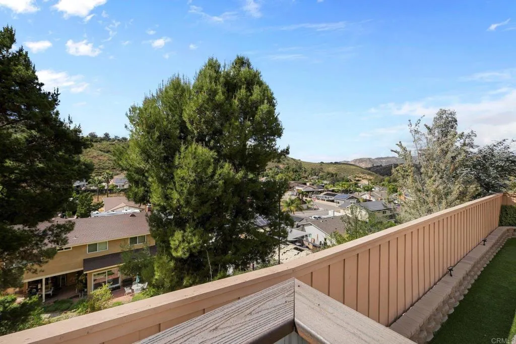 https://cdn.realtyfeed.com/cdn/127/306688469/826b9f73f16de0fbbeffa47f558dc2ee.webp