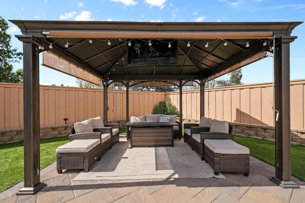 https://cdn.realtyfeed.com/cdn/127/306688469/c5da11b1511f2548d72f4be7a3ea1eba.webp