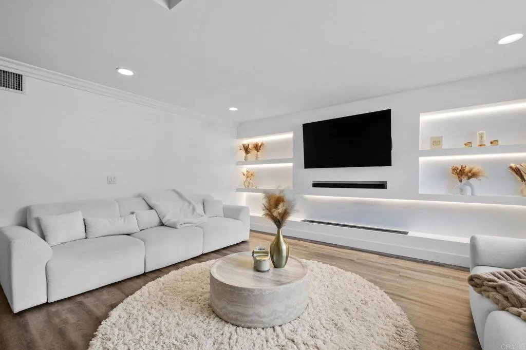 https://cdn.realtyfeed.com/cdn/127/306688469/e25e77f75e6adac2b014817932c2ae66.webp