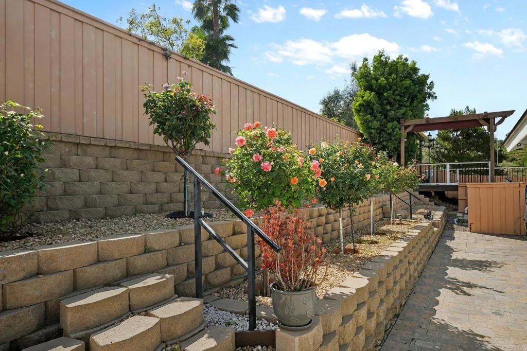 https://cdn.realtyfeed.com/cdn/127/306688469/e2d738e9485f3b2a2cbd93c3aae41fab.webp