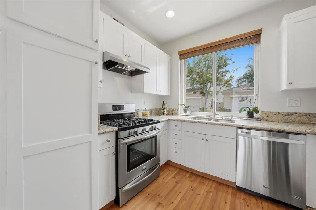 https://cdn.realtyfeed.com/cdn/127/306688501/4c09a6ef7766a8a1f842d306b72b1c89.webp