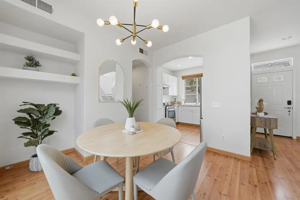 https://cdn.realtyfeed.com/cdn/127/306688501/a5e11eab39bd90698da04c89190b8b72.webp