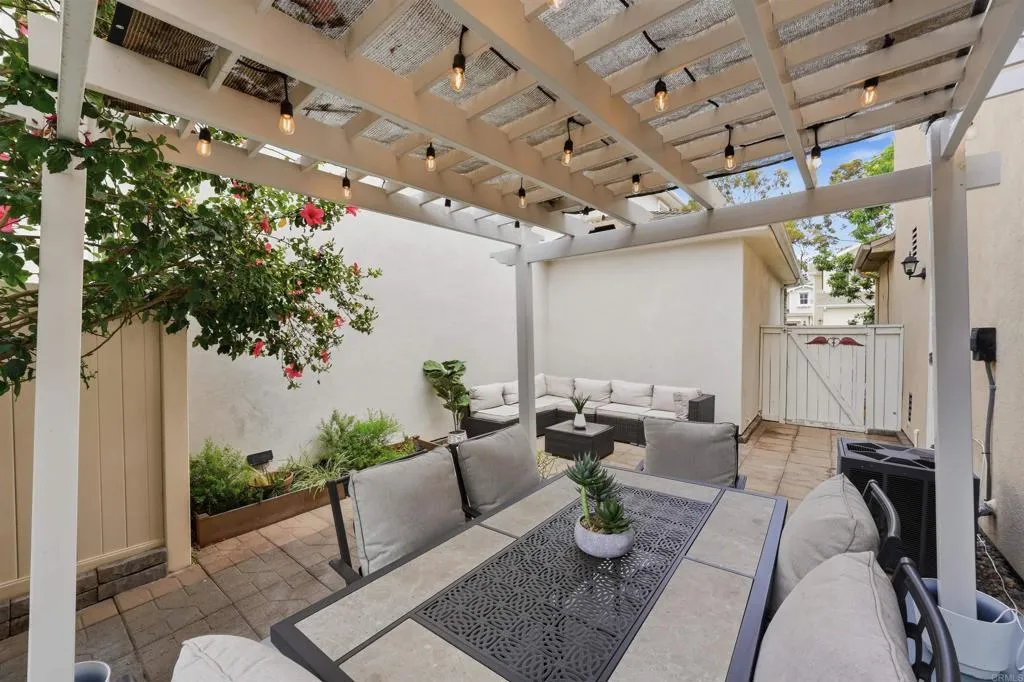 https://cdn.realtyfeed.com/cdn/127/306688501/a708f5bc6548e099107bdca1006afce7.webp
