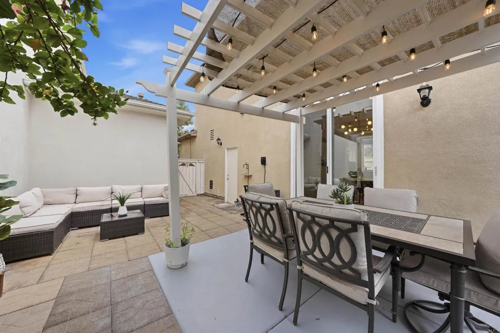 https://cdn.realtyfeed.com/cdn/127/306688501/babcdcdfe5a5c4e95d90131993652ae1.webp